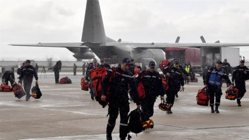 تونس تبدأ إجلاء رعاياها