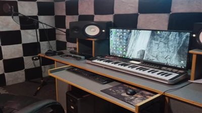 ضبط استوديو تسجيل صوتي 