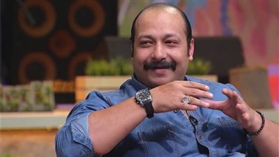 محمد ثروت يبدأ تصوير 