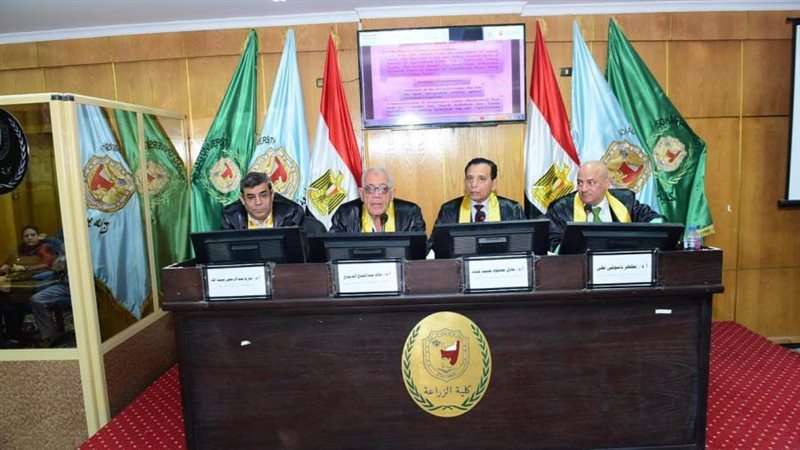 جانب من المناقشه