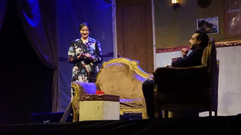 إحدى العروض المسرحية