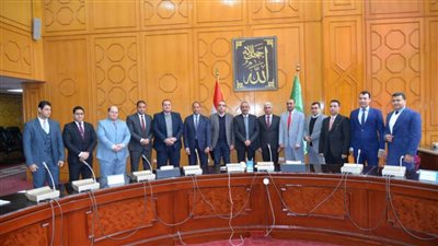 محافظ الإسماعيلية يكرم مستشاري هيئة قضايا الدولة لجهودهم في تدريب العاملين بالجهاز الإداريِّ