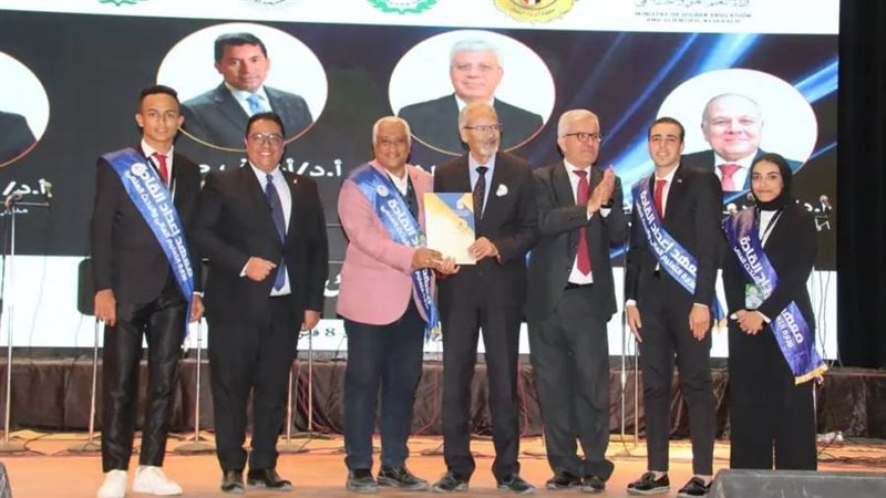 طلاب جامعة الوادي