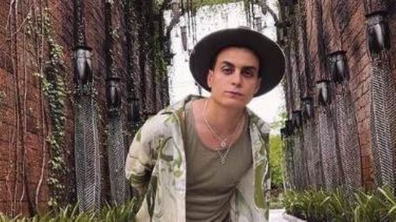 الفنان أحمد عصام