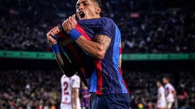 مانشستر يونايتد يخطف تعادلاً مثيرًا من برشلونة في الدوري الأوروبي