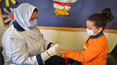 الصحة: فحص مليون و884 ألف طالب للكشف المبكر عن «الأنيميا والسمنة والتقزم» بالمدارس الابتدائية