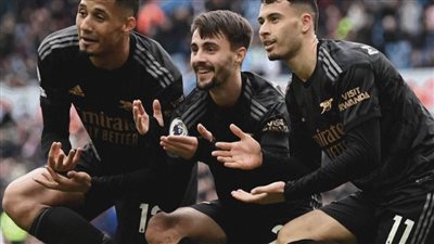 أرسنال يفوز بأعجوبة على أستون فيلا ويعود مؤقتًا لصدارة البريميرليج