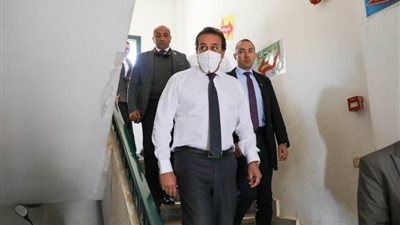 وزير الصحة يتفقد وحدة صحة الأسرة أبورواش 