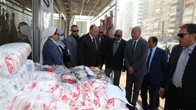 نائب محافظ القاهرة تتابع استعدادات افتتاح منفذين لتوفير السلع بأسعار مخفضة