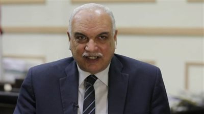 قطاع الخدمات بـ