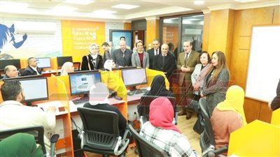 وفد لجنة التعليم بالنواب يشيد بإمكانيات مركز استدامة ووحدة الجيومكانية 