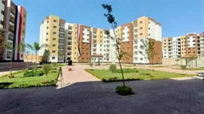 وزير الإسكان يتابع تنفيذ المشروعات السكنية والطرق بمدينة العبور الجديدة