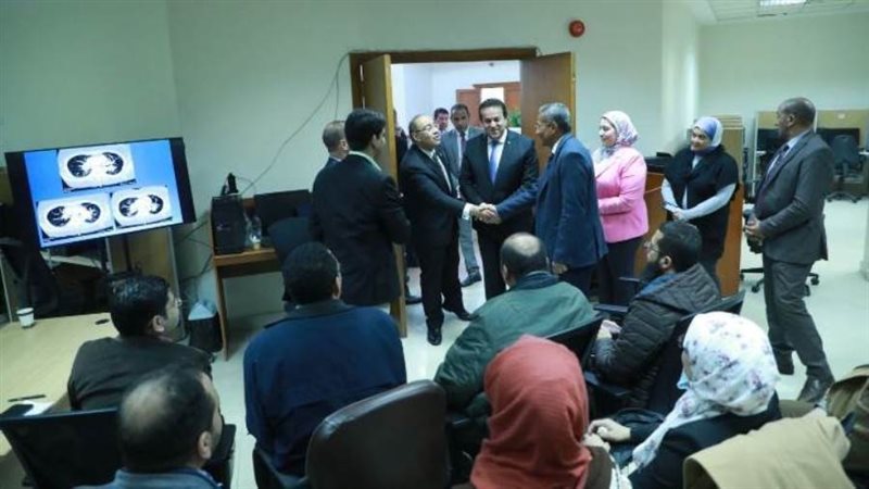 وزير الصحة يشهد محاضرة