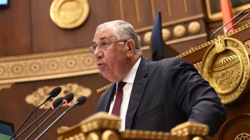 وزير الزراعة أمام