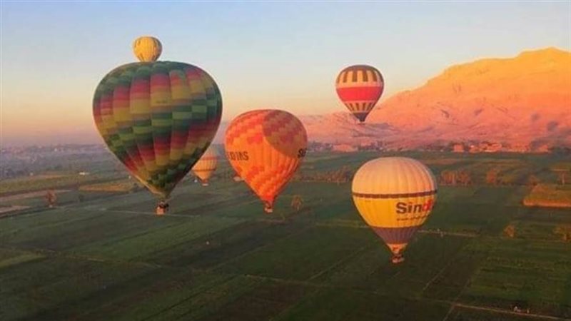 تحليق 68 رحلة بالون