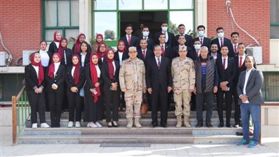 وفد طلابي بجامعة سوهاج يشارك فى احتفالية القوات المسلحة بيوم الشهيد والمحارب القديم