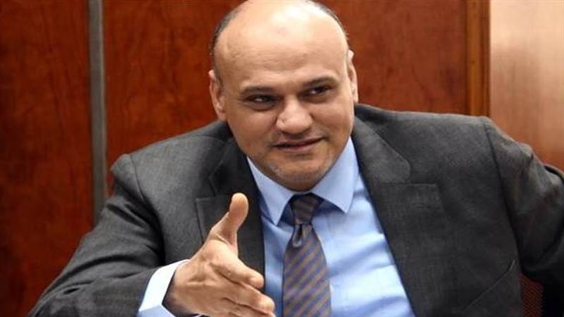 الكاتب الصحفي خالد