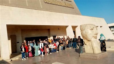 سوهاج تنظم زيارات للمعالم السياحية والأثرية لـ 60 من طلاب وطالبات المدارس