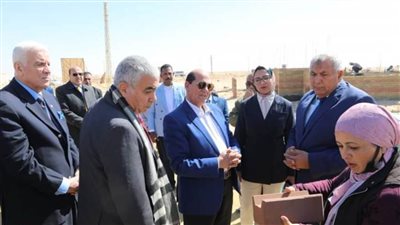 محافظ الوادي الجديد يستقبل ضيوف المحافظة للاحتفال بـ