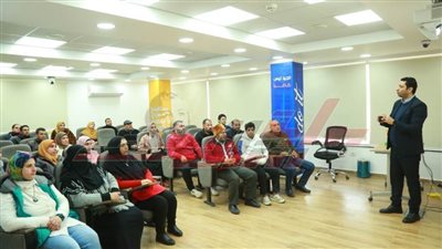 استمرار برامج نقل المعرفة التخصصية وبرامج تطوير الذات بمركز استدامة 