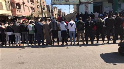 أهالي المطرية يؤدون صلاة الغائب على صياد غرق في مياه البحر الأحمر 