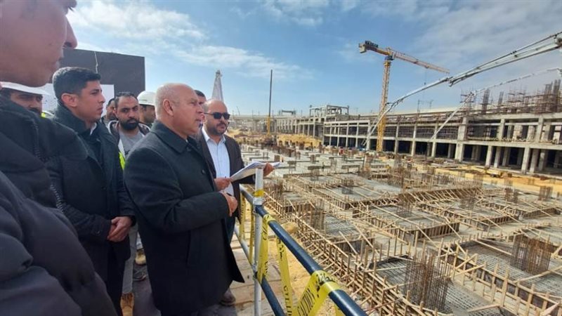 الوزير يتفقد مواقع