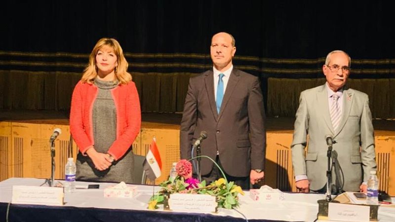 جانب من الندوة