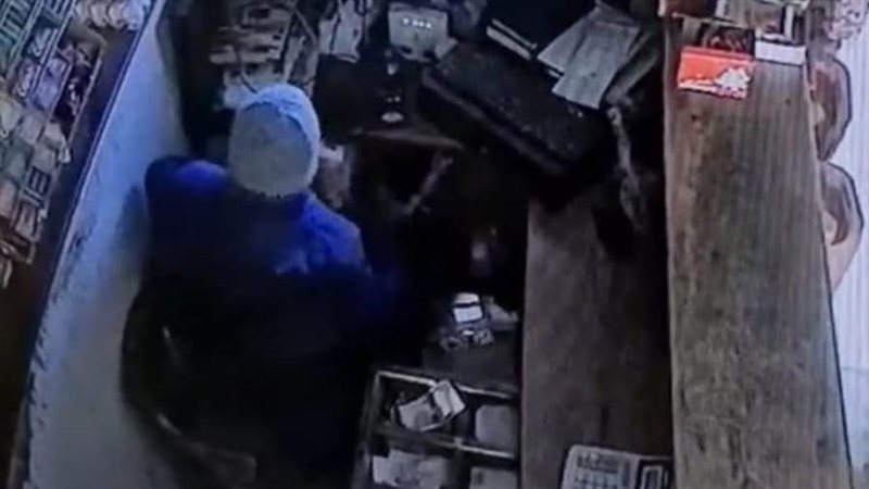 المتهم أثناء السرقة