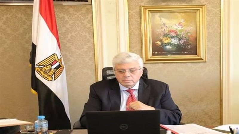 الدكتور حسين درويش