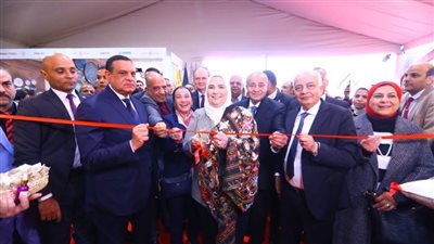 القباج تفتتح معرض 