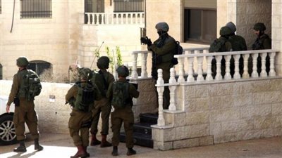 الاحتلال الإسرائيلي يداهم منزل أسير مُحرر.. ويحول قطعة أرض لساحة انتظار للمستوطنين بالقدس