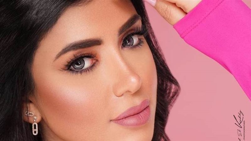 الفنانة سارة عبدالرحمن