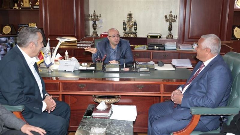 محافظ بنى سويف يلتقى