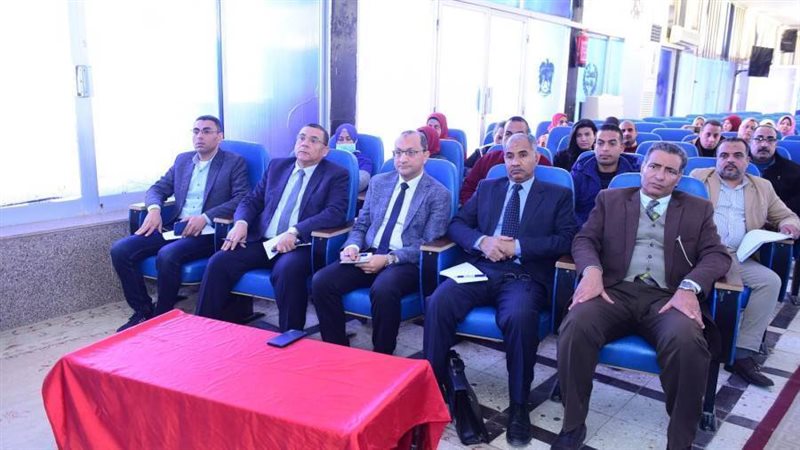 جانب من الندوه