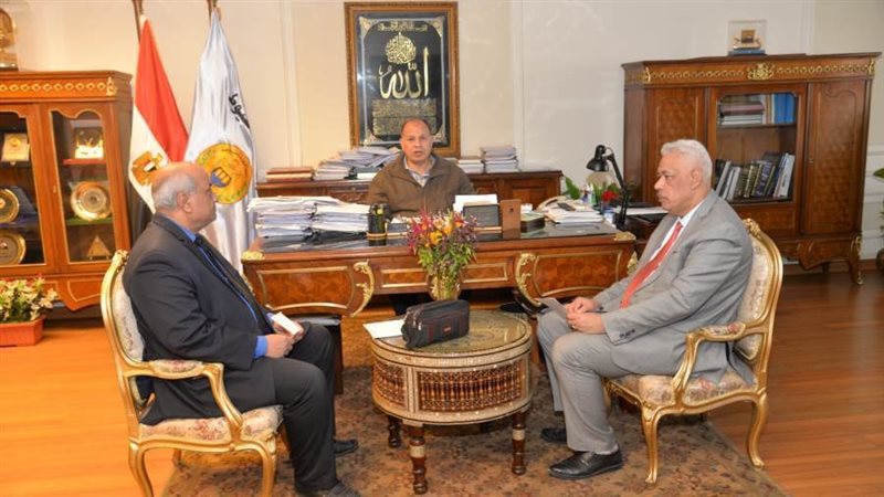 محافظ أسيوط جارى