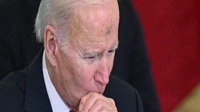 استطلاع رأي: معدل التأييد الإجمالي لبايدن ثابت عند 42٪