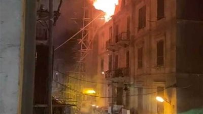 السيطرة على حريق نشب بسطح عقار بميدان المنشية بالإسكندرية 