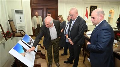  وزير الإسكان يستعرض التصميمات الداخلية للفنادق والنزل البيئي بمشروع التجلي الأعظم
