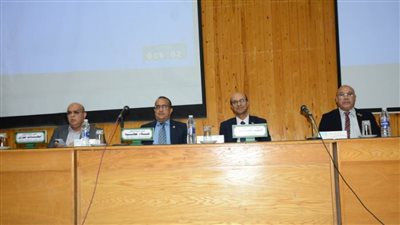 رئيس جامعة أسيوط يشهد افتتاح البرنامج التأهيلي العام للأطباء الجدد