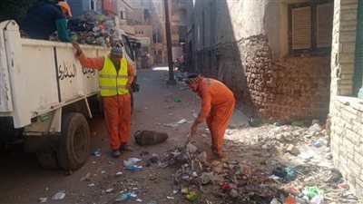محافظ أسيوط رفع وإزالة 380 طن قمامة ومخلفات خلال حملات للنظافة بمختلف المراكز