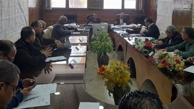 التوسع في المشروعات وتشجيع الاستثمار على أرض سيناء 