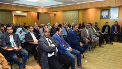  جامعتا سوهاج والأقصر تشهدان مناقشة رسالة دكتوراه في جراحة تعويض كسور حجاج العين