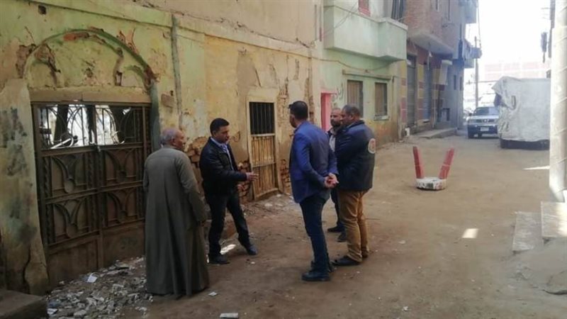 المنزل المنهار