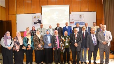 رئيس جامعة أسيوط يلتقي أعضاء لجنة الترقيات العلمية المشاركة في وقائع المؤتمر الدولي الرابع لكلية التربية للطفولة المبكرة