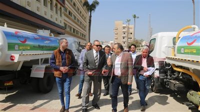 وصول 8 سيارات كسح مياه للارتقاء بمنظومة النظافة بالوحدات ورفع مياه الأمطار