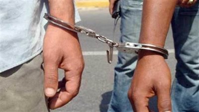 القبض على شخصين وبحوزتهما أسلحة نارية وبيضاء بقليوب 