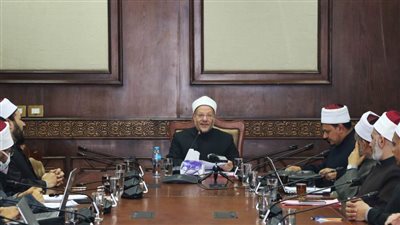 مفتي الجمهورية يكرم أمناء الفتوى بدار الإفتاء المصرية