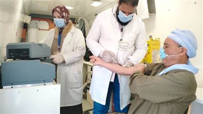 صحة المنيا تقدم الخدمات الطبية والعلاجية لـ1925 حالة في قرية طوخ الخيل بمركز المنيا