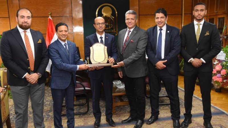 رئيس جامعة أسيوط