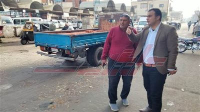 إزالة الإشغالات وتحرير محاضر للمخالفين من التجار بالحامول